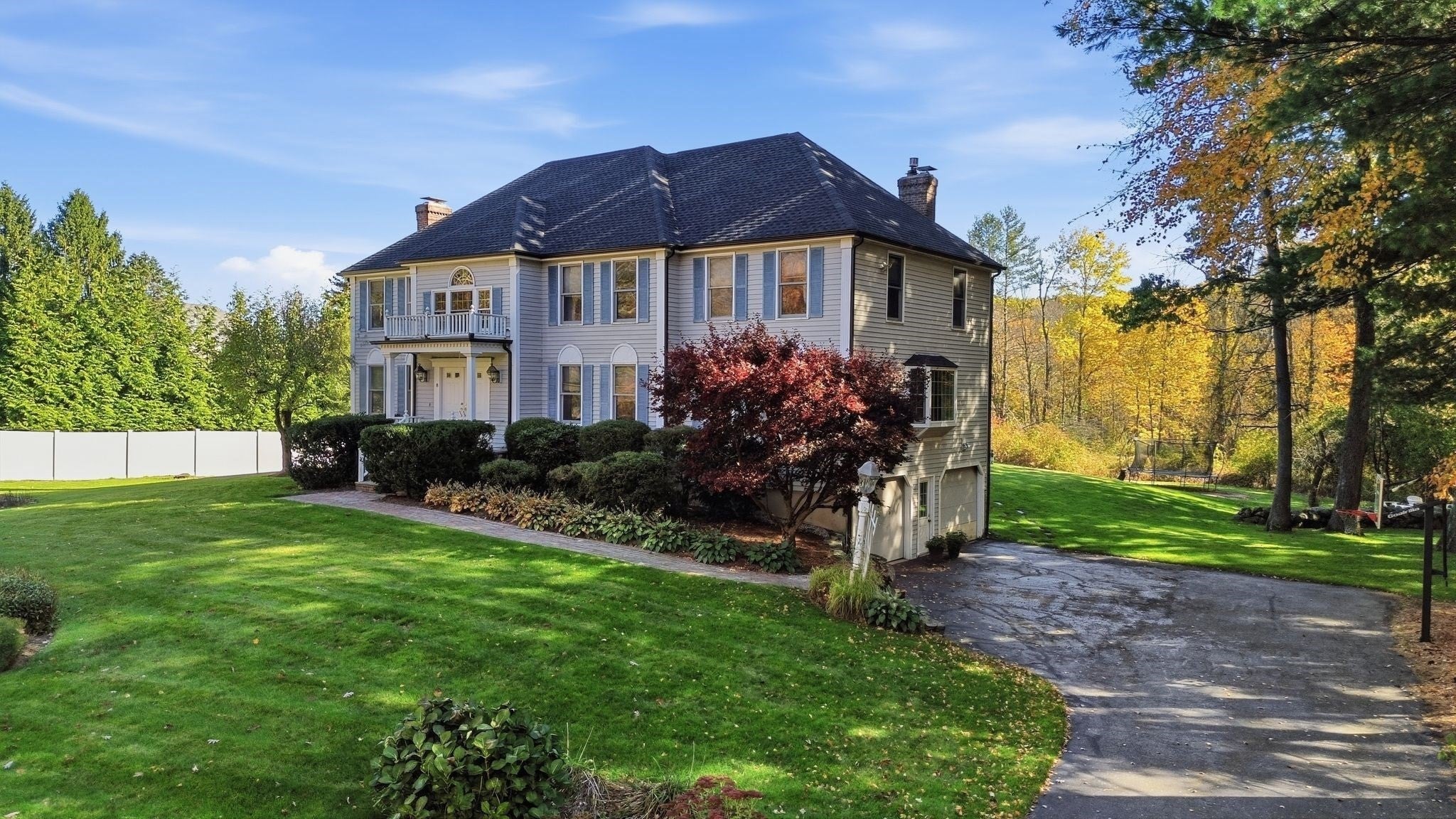 8 Cloverfield Dr