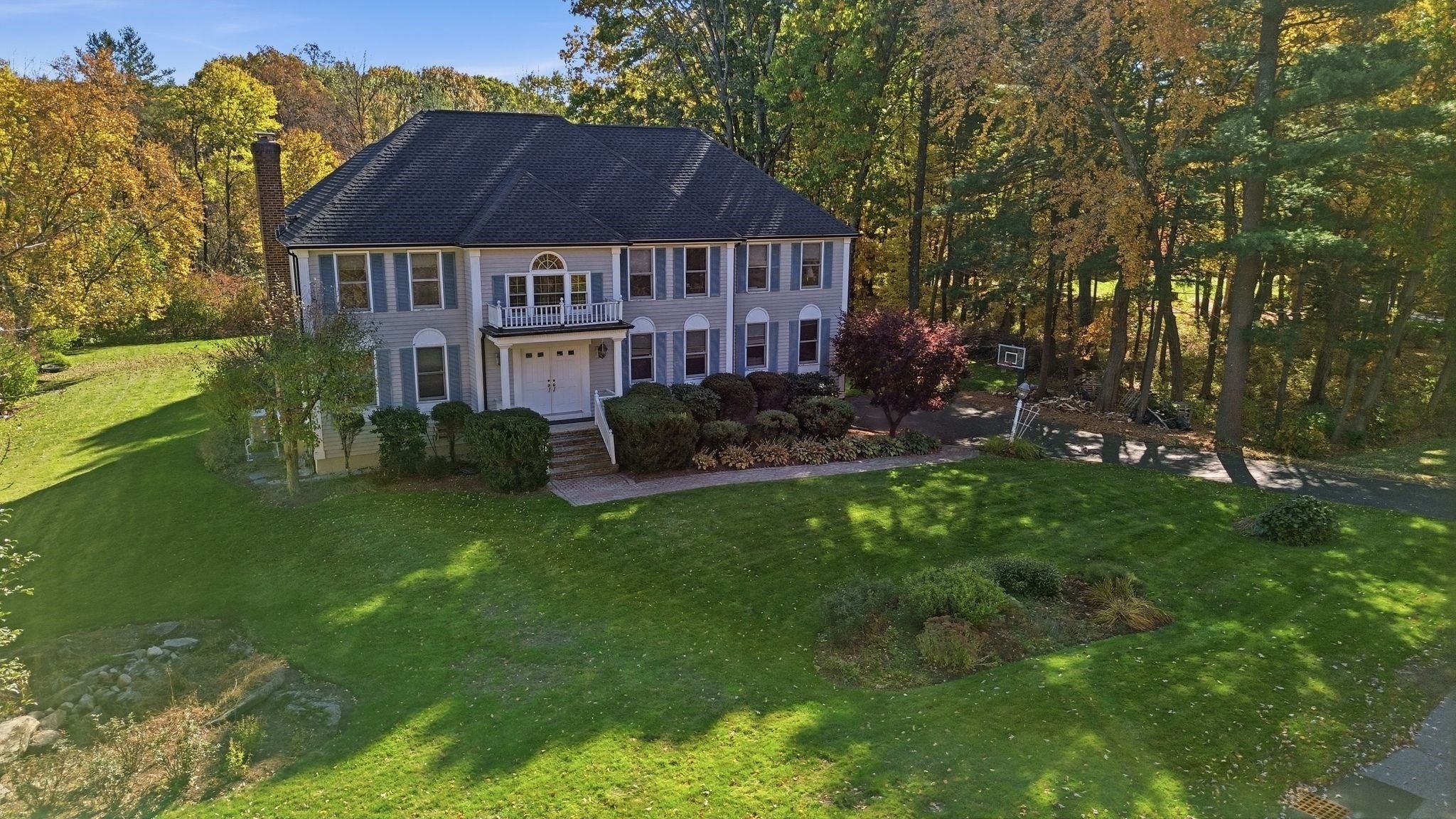 8 Cloverfield Dr