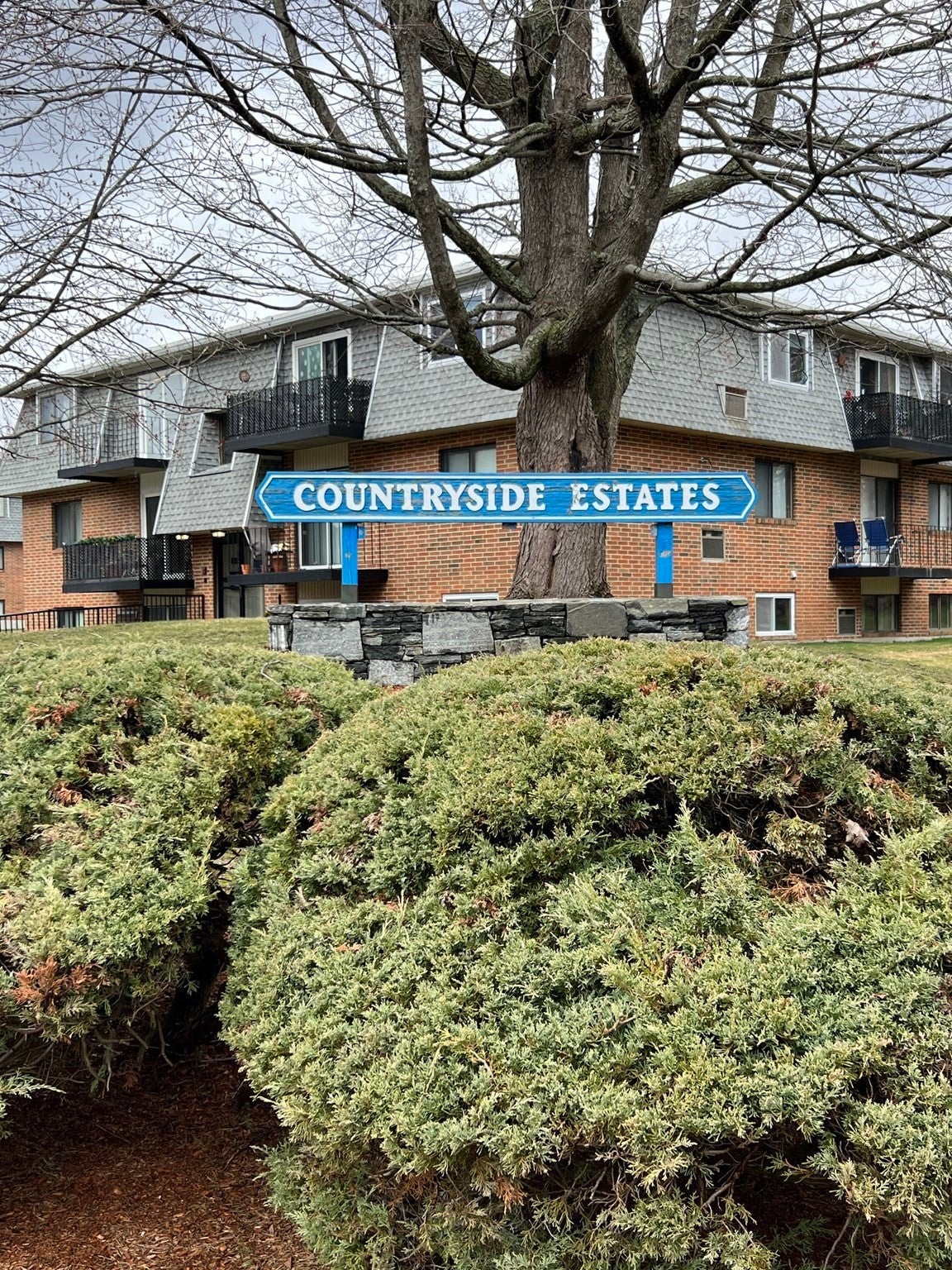 176 Maple Ave