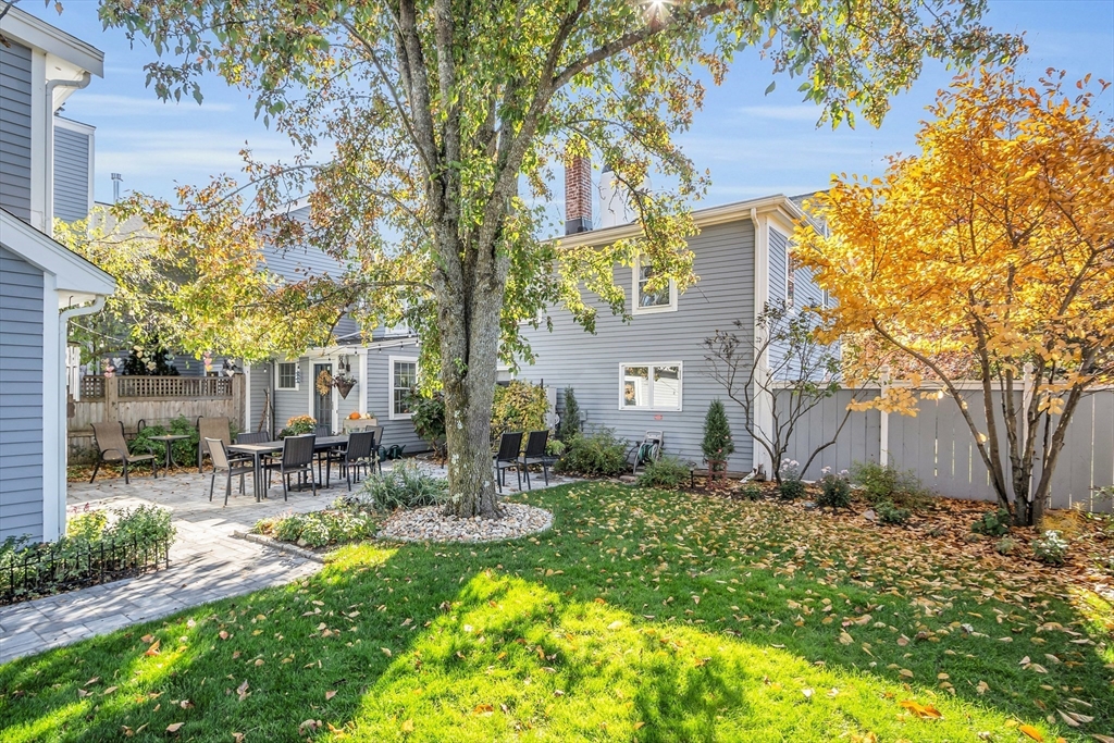 472 Old Bedford Road 472