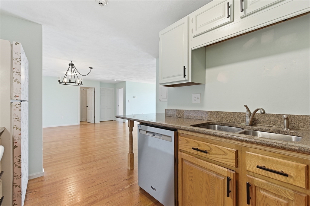 39 Parlin St 404