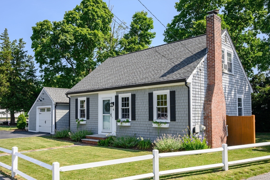 6 Danbury Rd