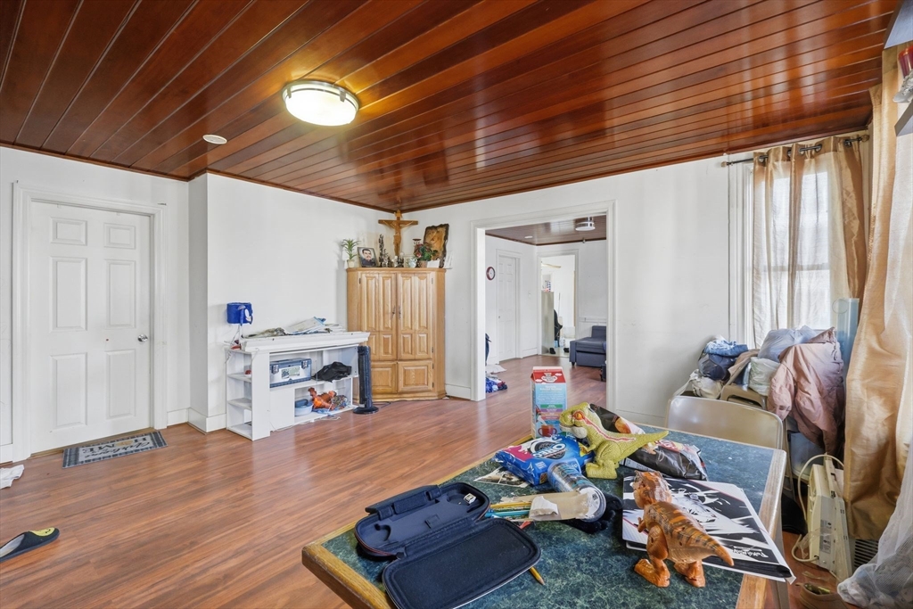 8 Lowell St