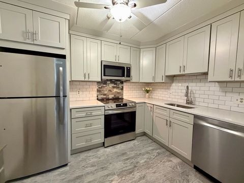 6 Old Stone Way 3 Weymouth MA 02189