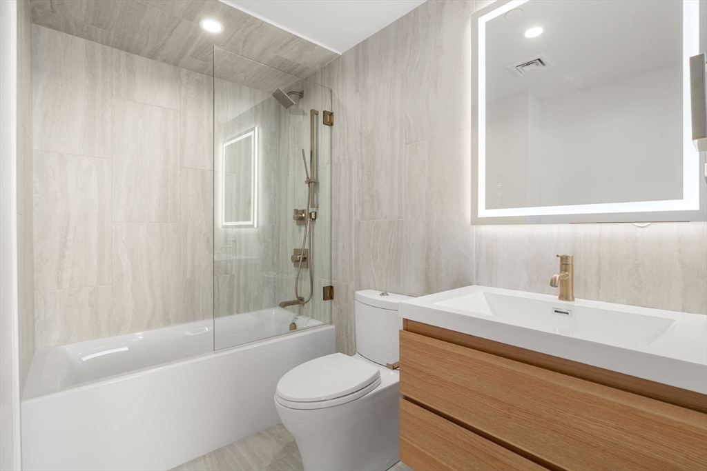 125 Lowell Street 6C