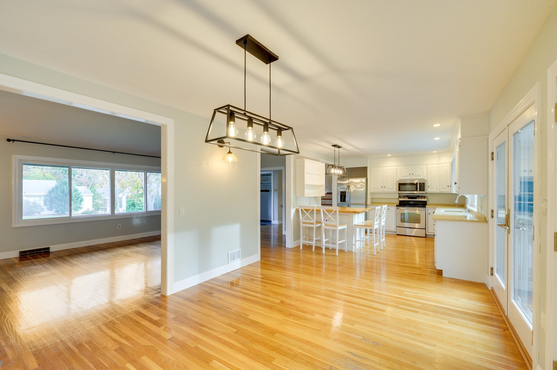 93 Woodcliff Rd, Brookline, MA Photo #10
