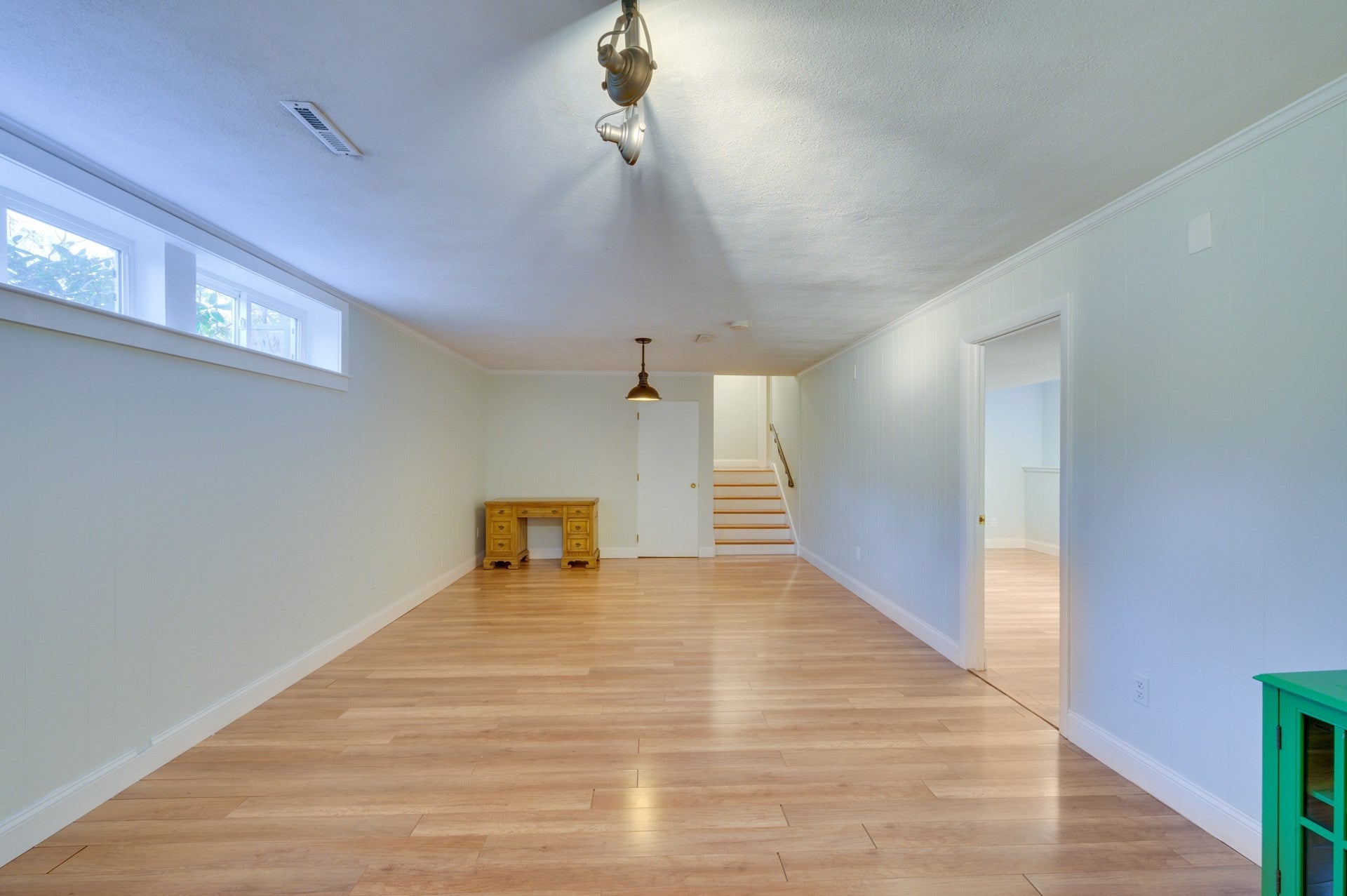 93 Woodcliff Rd, Brookline, MA Photo #26