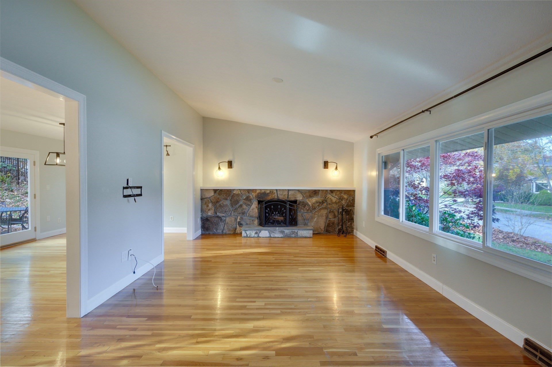 93 Woodcliff Rd, Brookline, MA Photo #12
