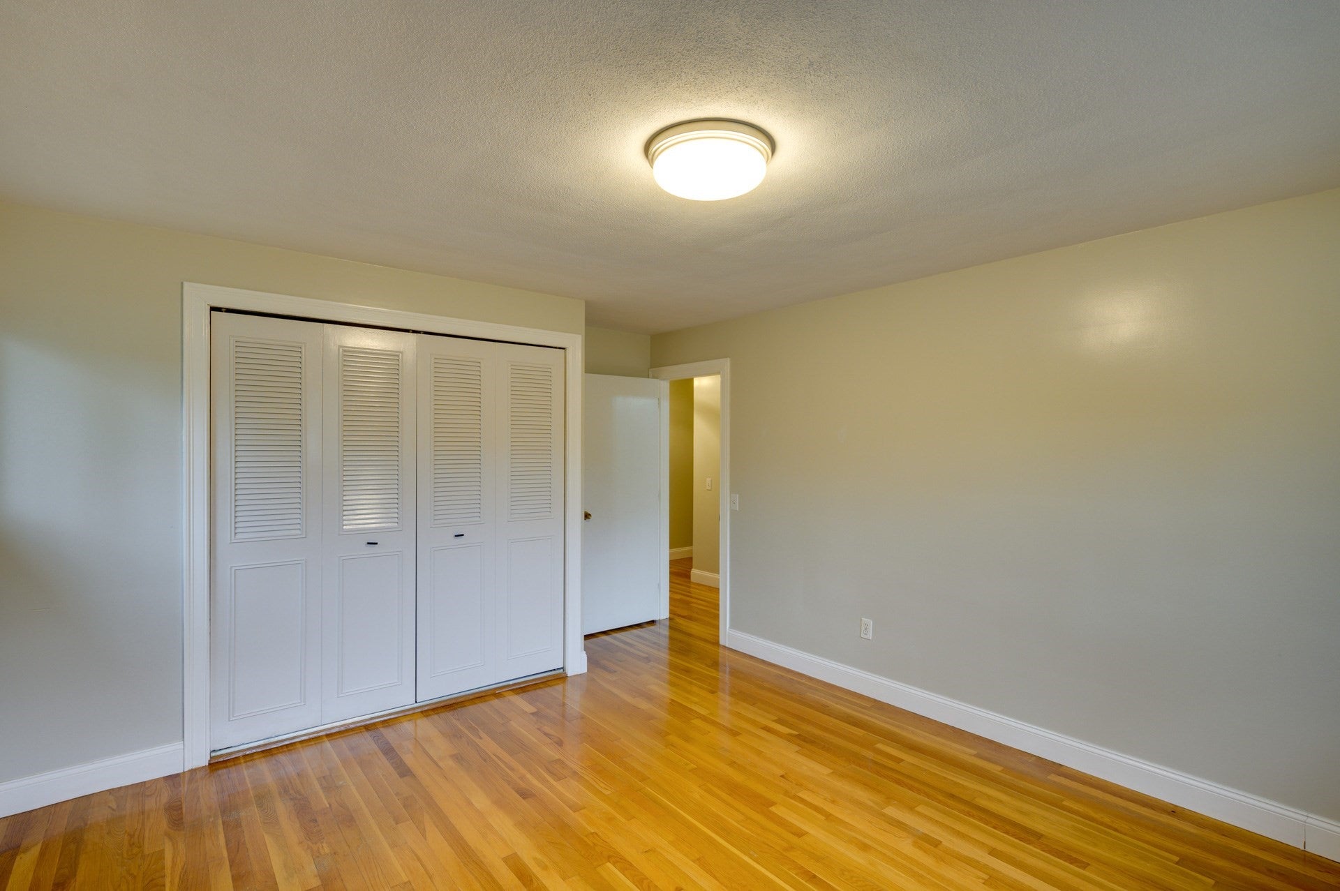 93 Woodcliff Rd, Brookline, MA Photo #20