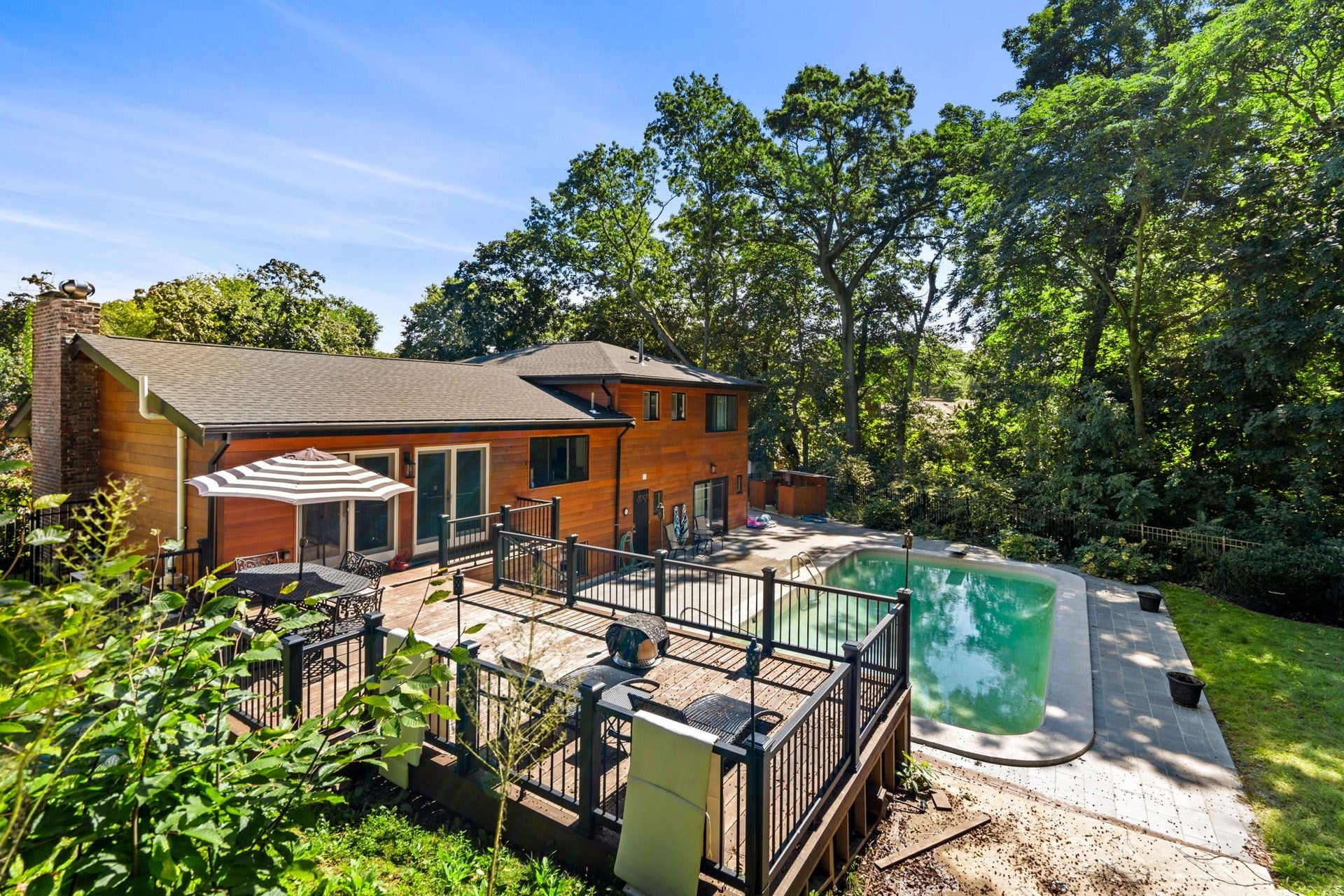 93 Woodcliff Rd, Brookline, MA Photo #37