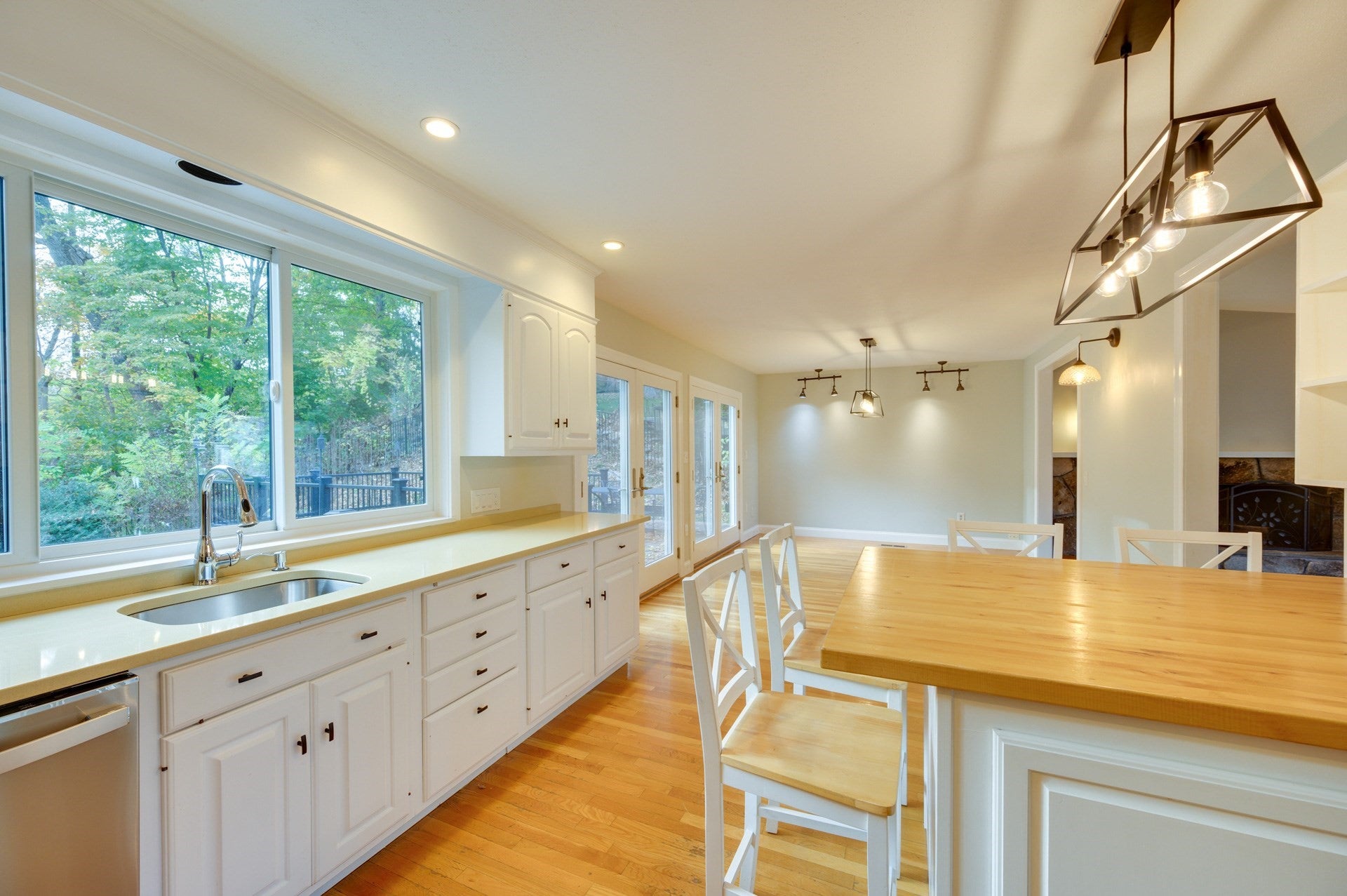 93 Woodcliff Rd, Brookline, MA Photo #7