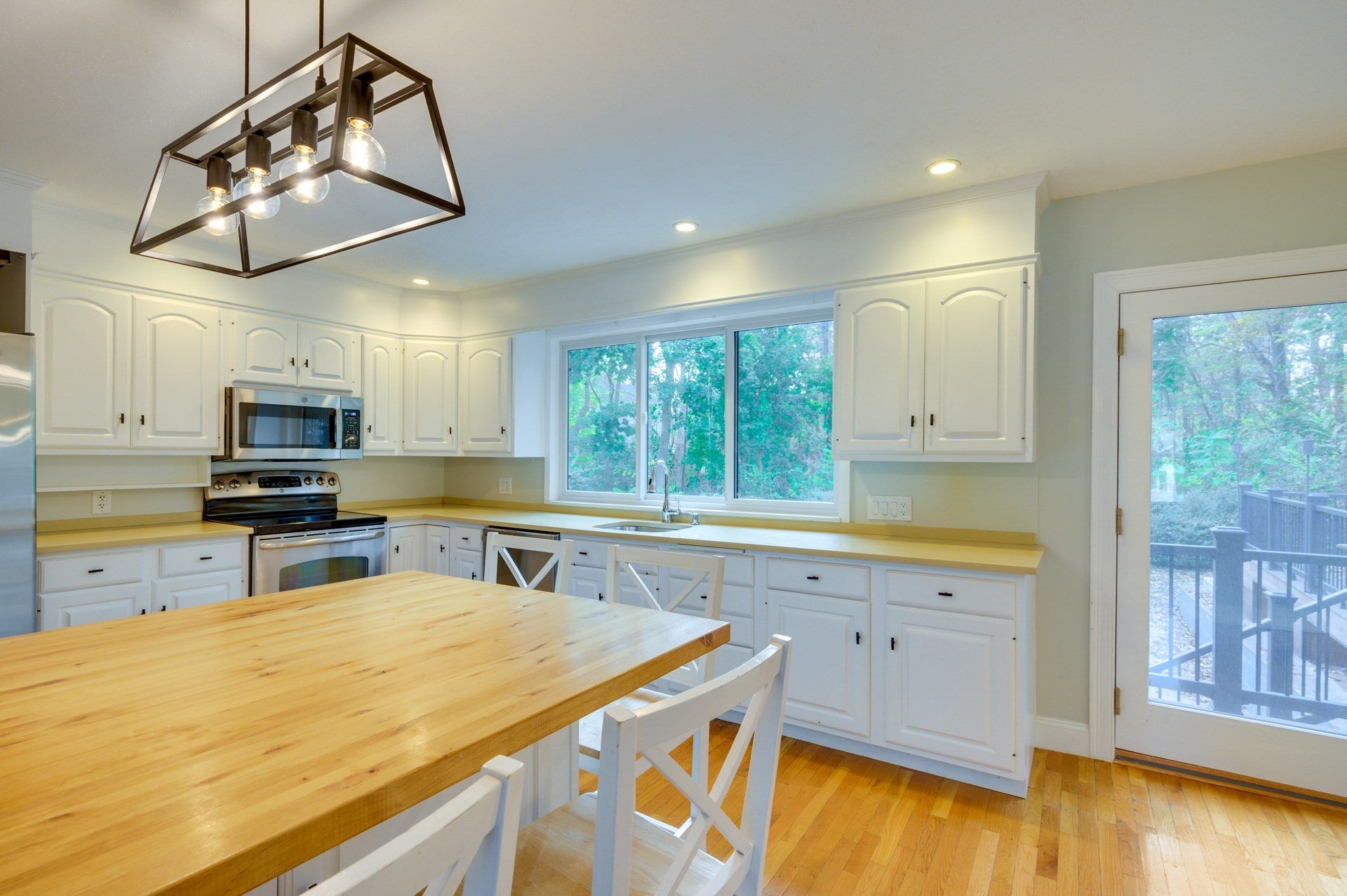93 Woodcliff Rd, Brookline, MA Photo #5