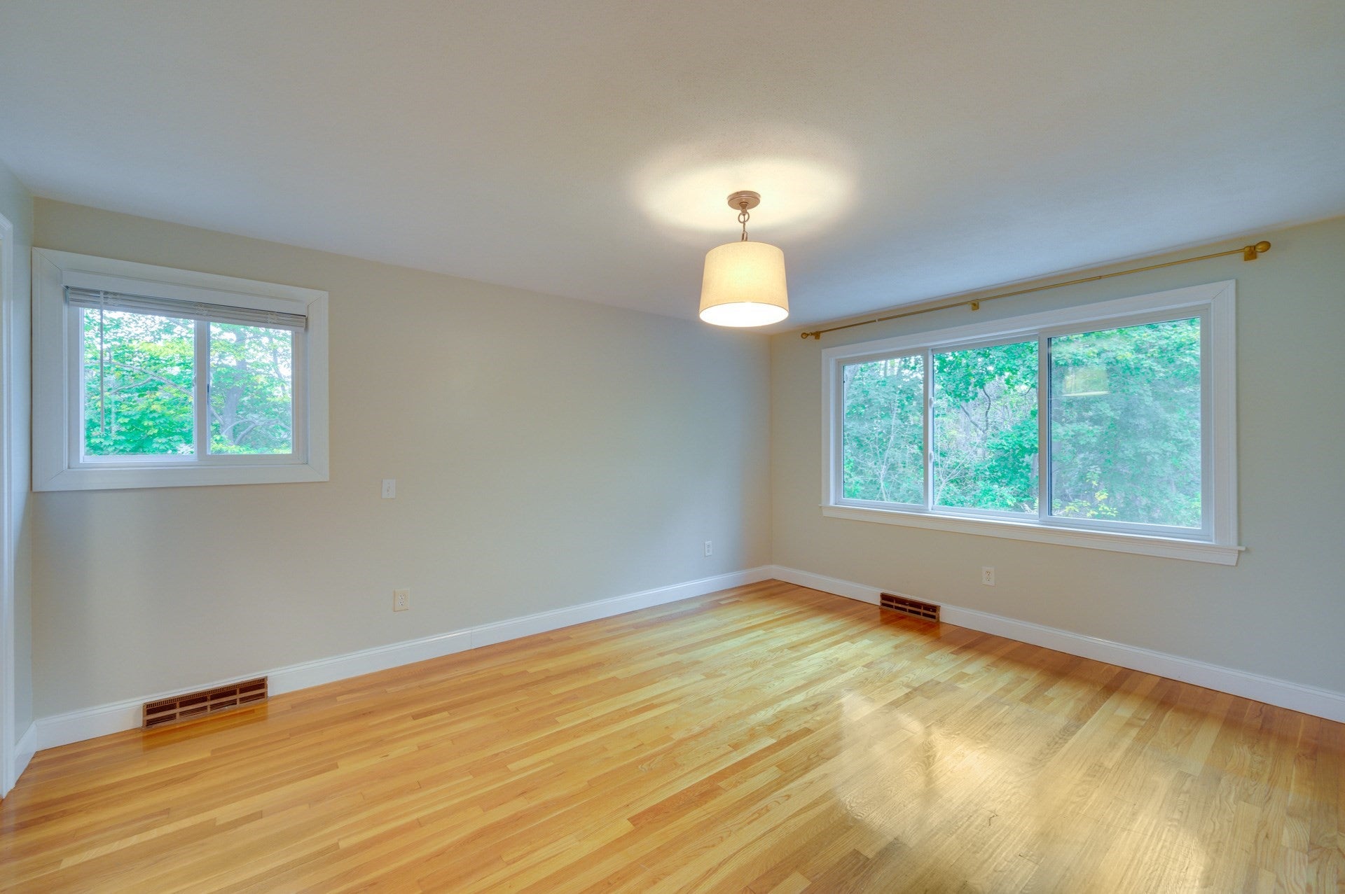 93 Woodcliff Rd, Brookline, MA Photo #15