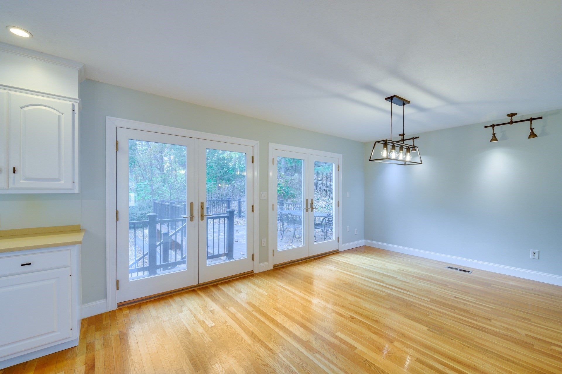 93 Woodcliff Rd, Brookline, MA Photo #9