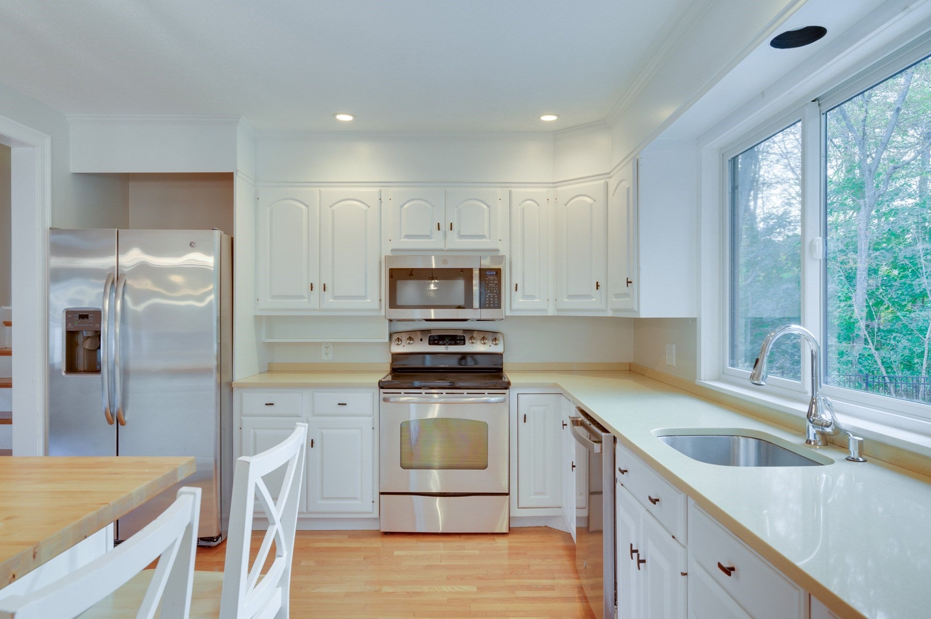93 Woodcliff Rd, Brookline, MA Photo #4