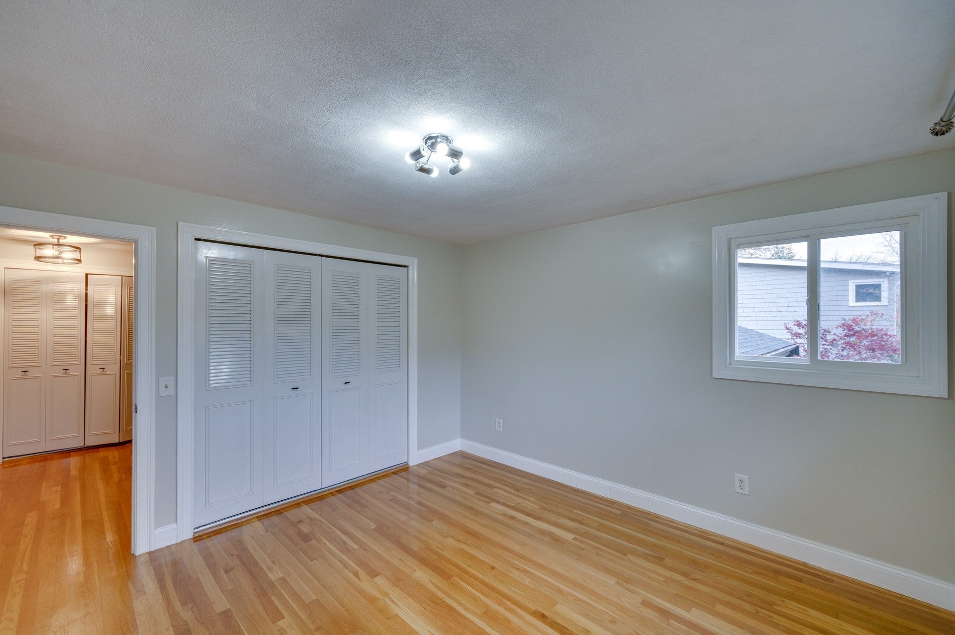93 Woodcliff Rd, Brookline, MA Photo #22