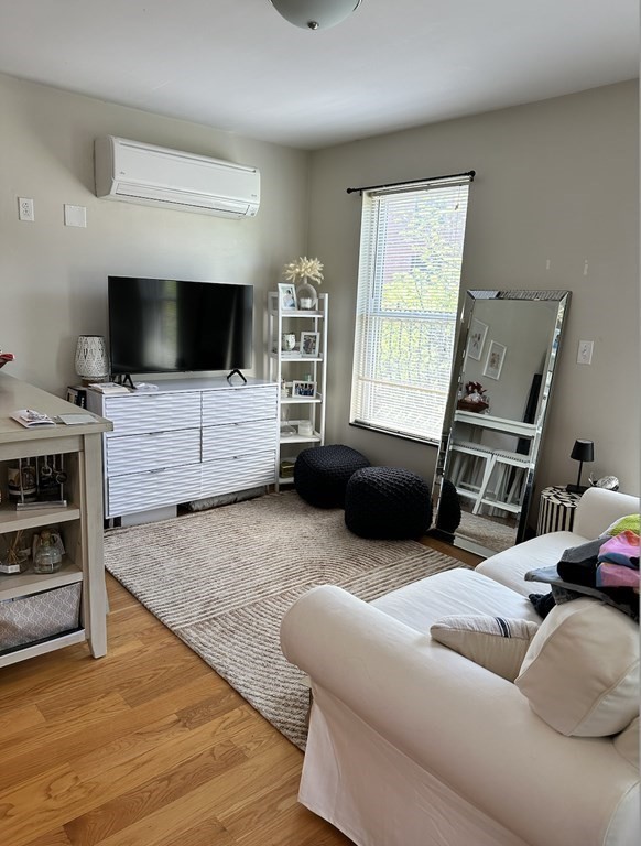 338 W Broadway 4
