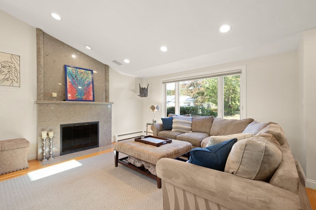 16 Leonard Rd, Sharon, MA Photo #7