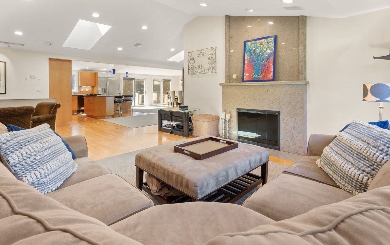 16 Leonard Rd, Sharon, MA Photo #8