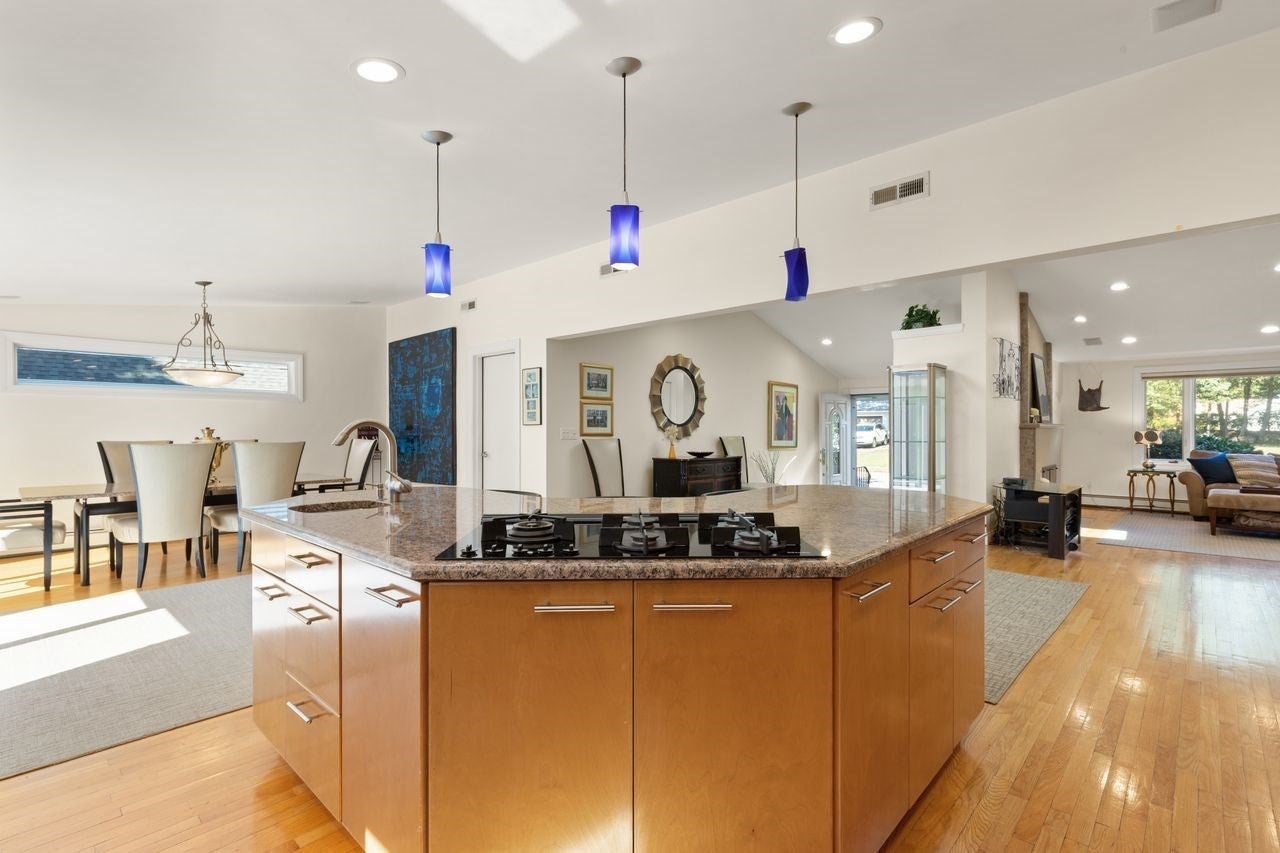 16 Leonard Rd, Sharon, MA Photo #18