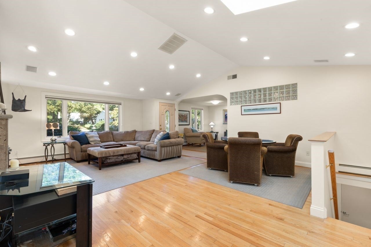 16 Leonard Rd, Sharon, MA Photo #5