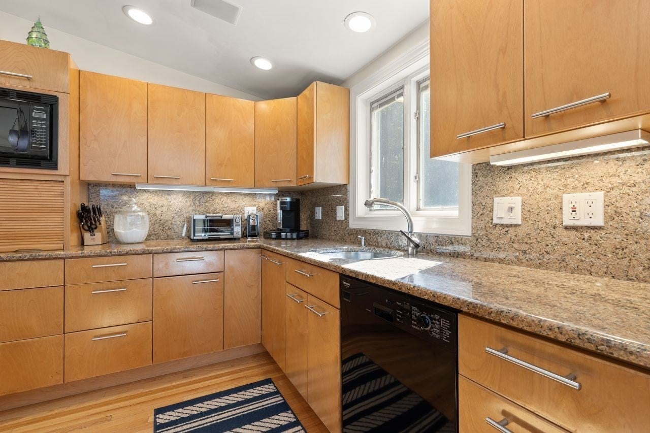 16 Leonard Rd, Sharon, MA Photo #17