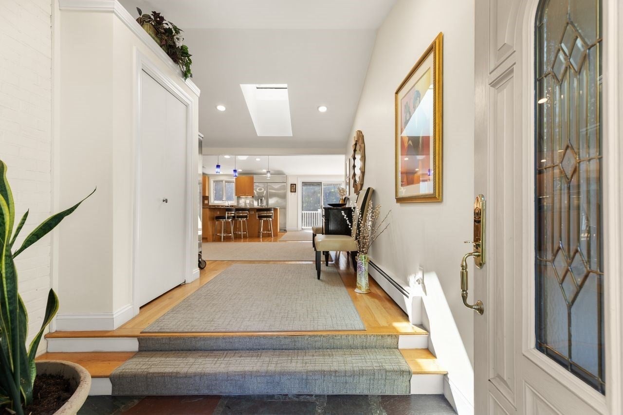 16 Leonard Rd, Sharon, MA Photo #3
