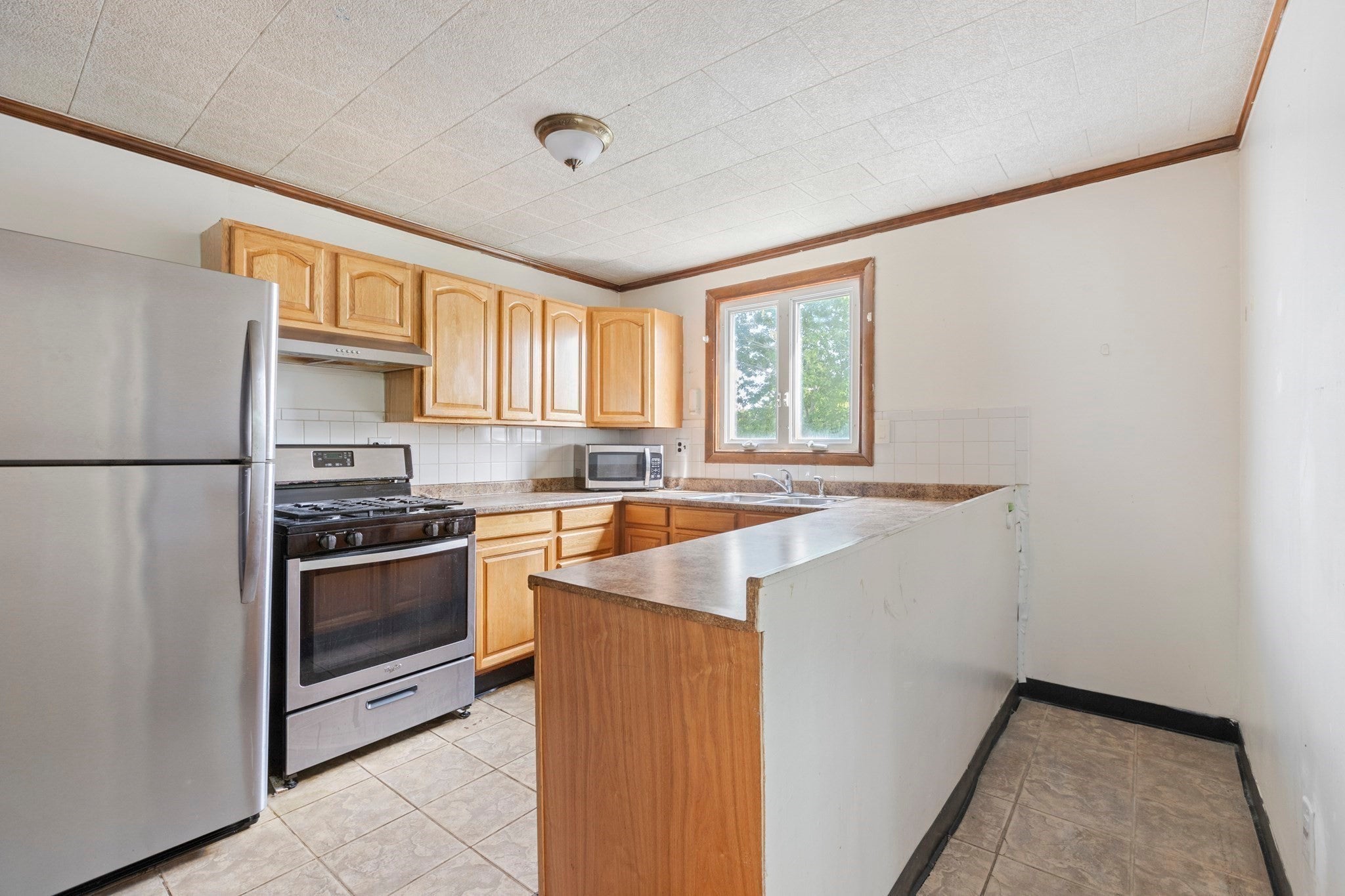 24 Belleville Rd, New Bedford, MA, 24 Belleville Rd, New Bedford, MA Photo #7