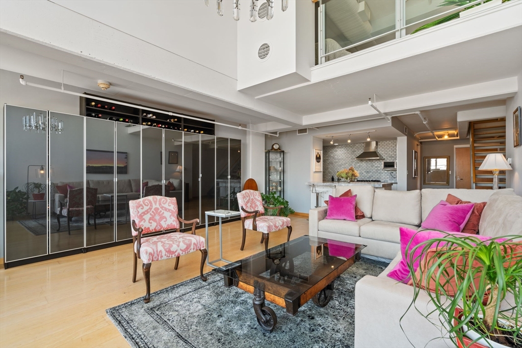 25 Channel Center Street 807