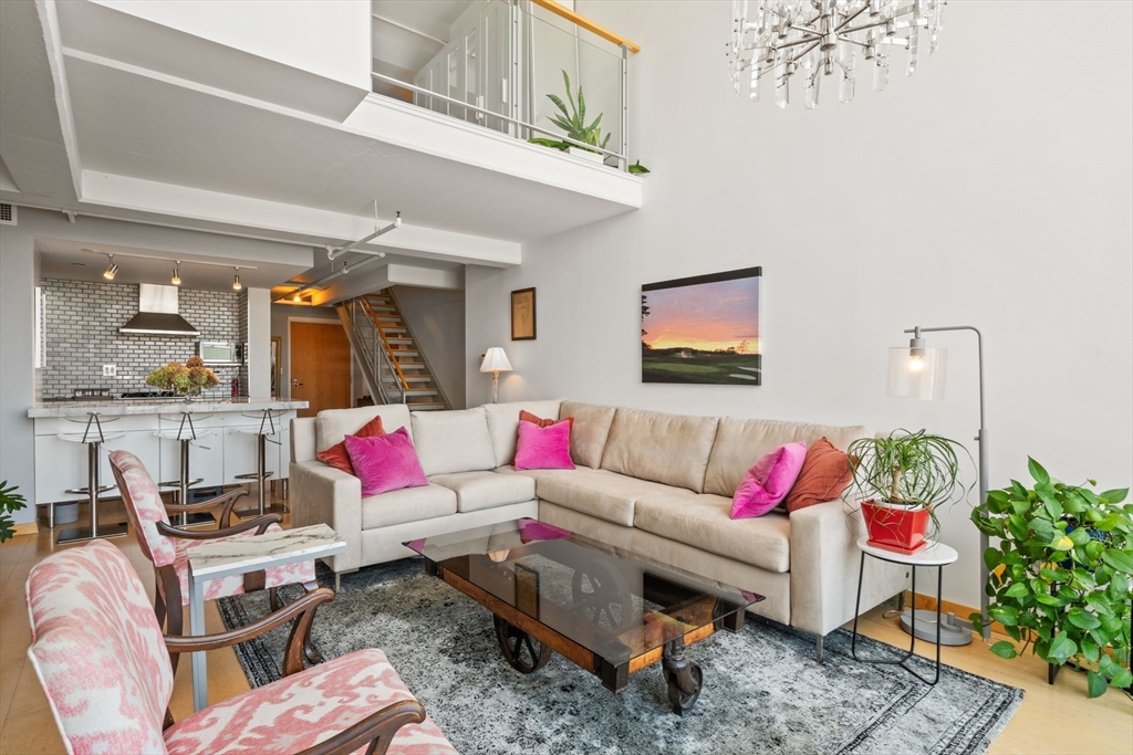 25 Channel Center Street 807
