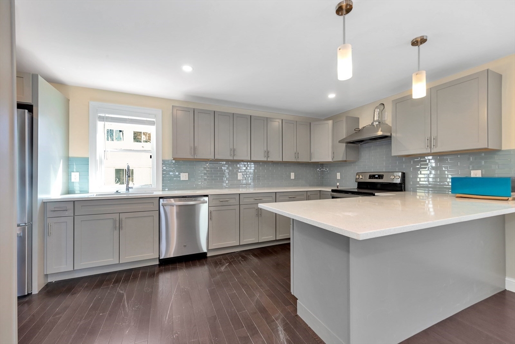 Click for 43 Wright Ave #1, Medford, MA slideshow