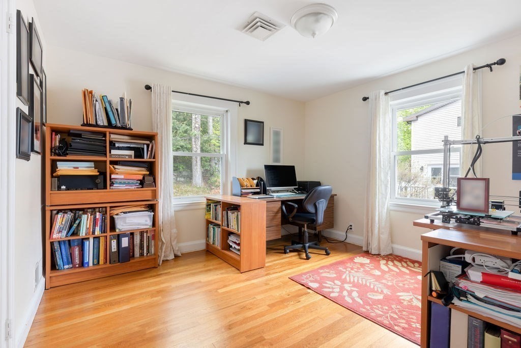 542 Commonwealth Ave #542, Newton, MA Photo #24
