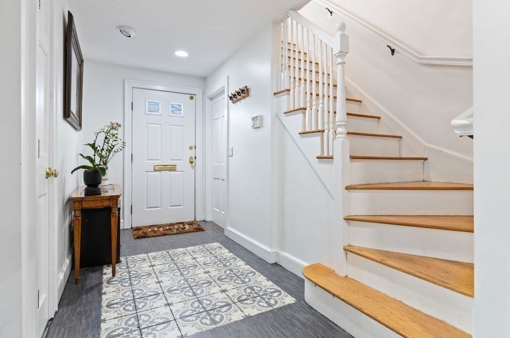 542 Commonwealth Ave #542, Newton, MA Photo #8