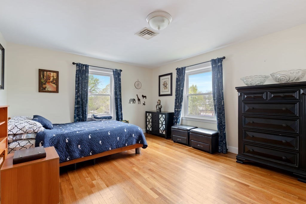 542 Commonwealth Ave #542, Newton, MA Photo #22