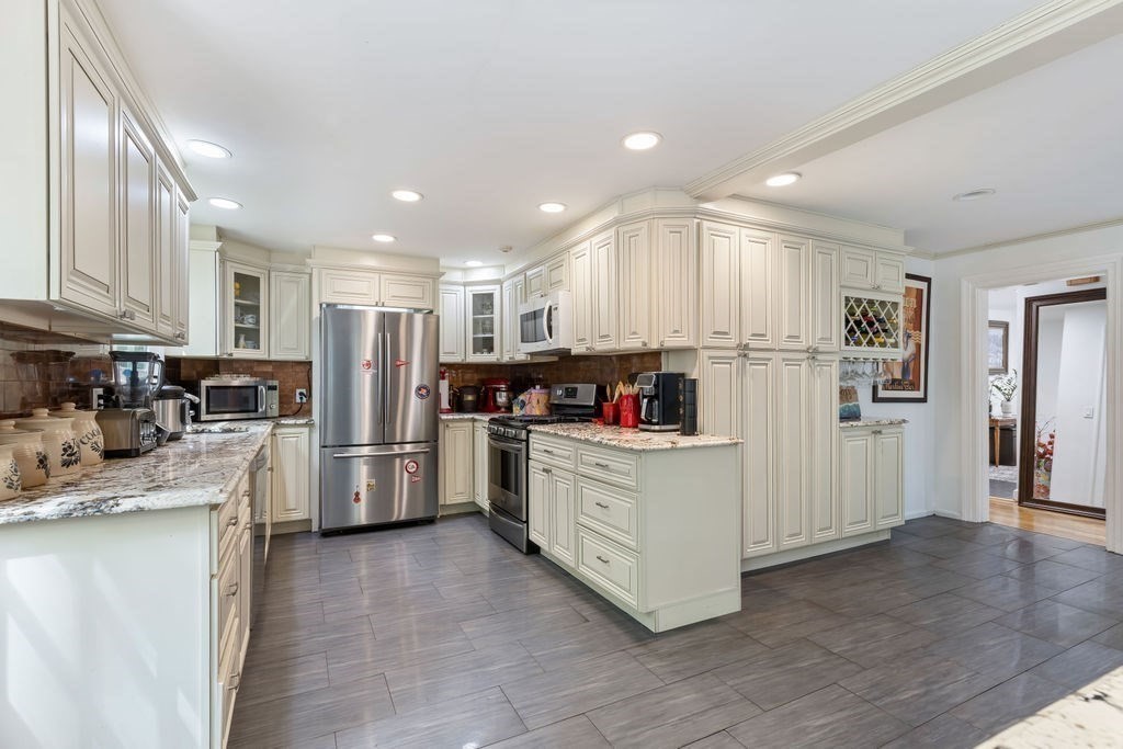 542 Commonwealth Ave #542, Newton, MA Photo #4