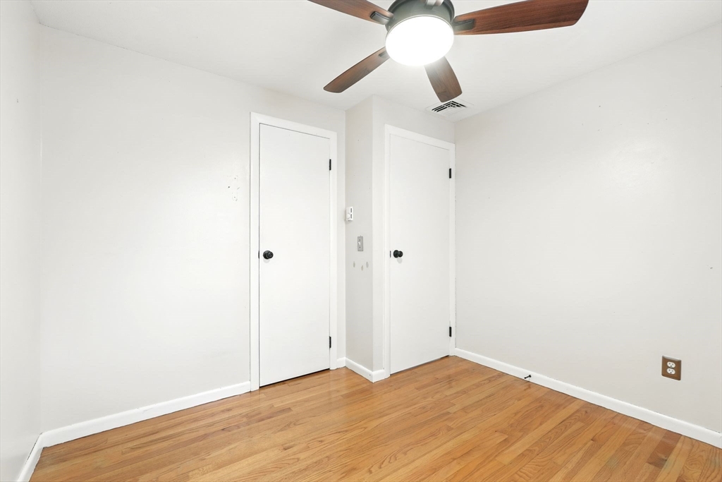 Springfield, Massachusetts 01129, United States, 3 Bedrooms Bedrooms, ,1 BathroomBathrooms,Residential,Pending,90964