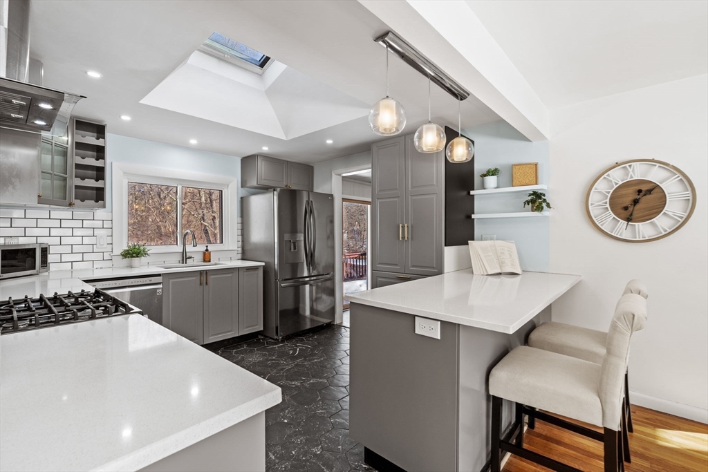 237 Davis Rd