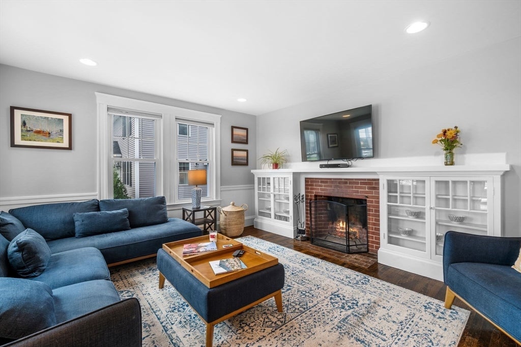 103 Sylvan St 2