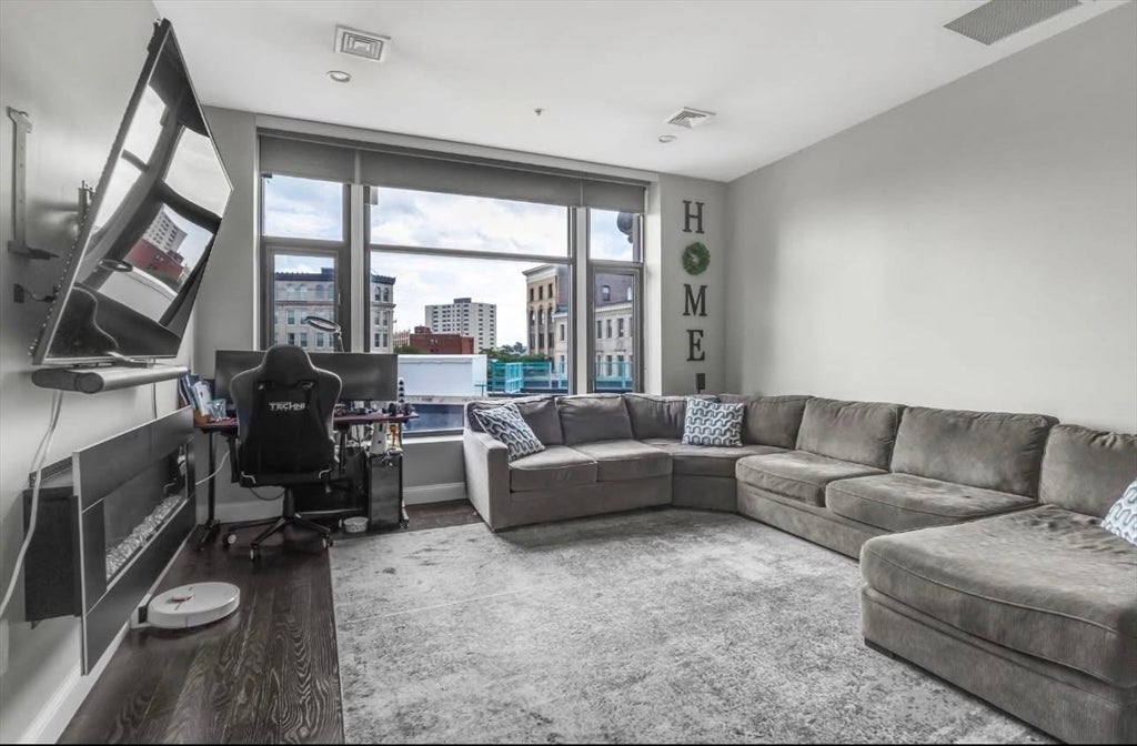 7 Central Sq #307, Lynn, MA, 7 Central Sq #307, Lynn, MA Photo #1