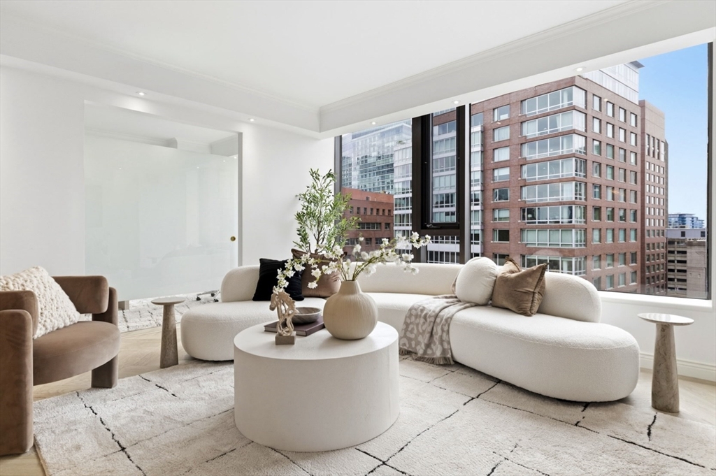 220 Boylston 1004