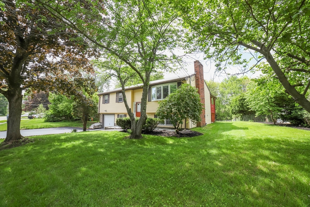 29 Whippoorwill Dr