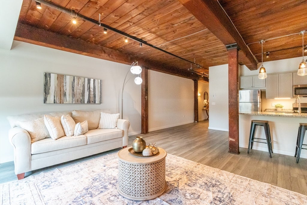 Photo of 55 Sterling St, Clinton, MA