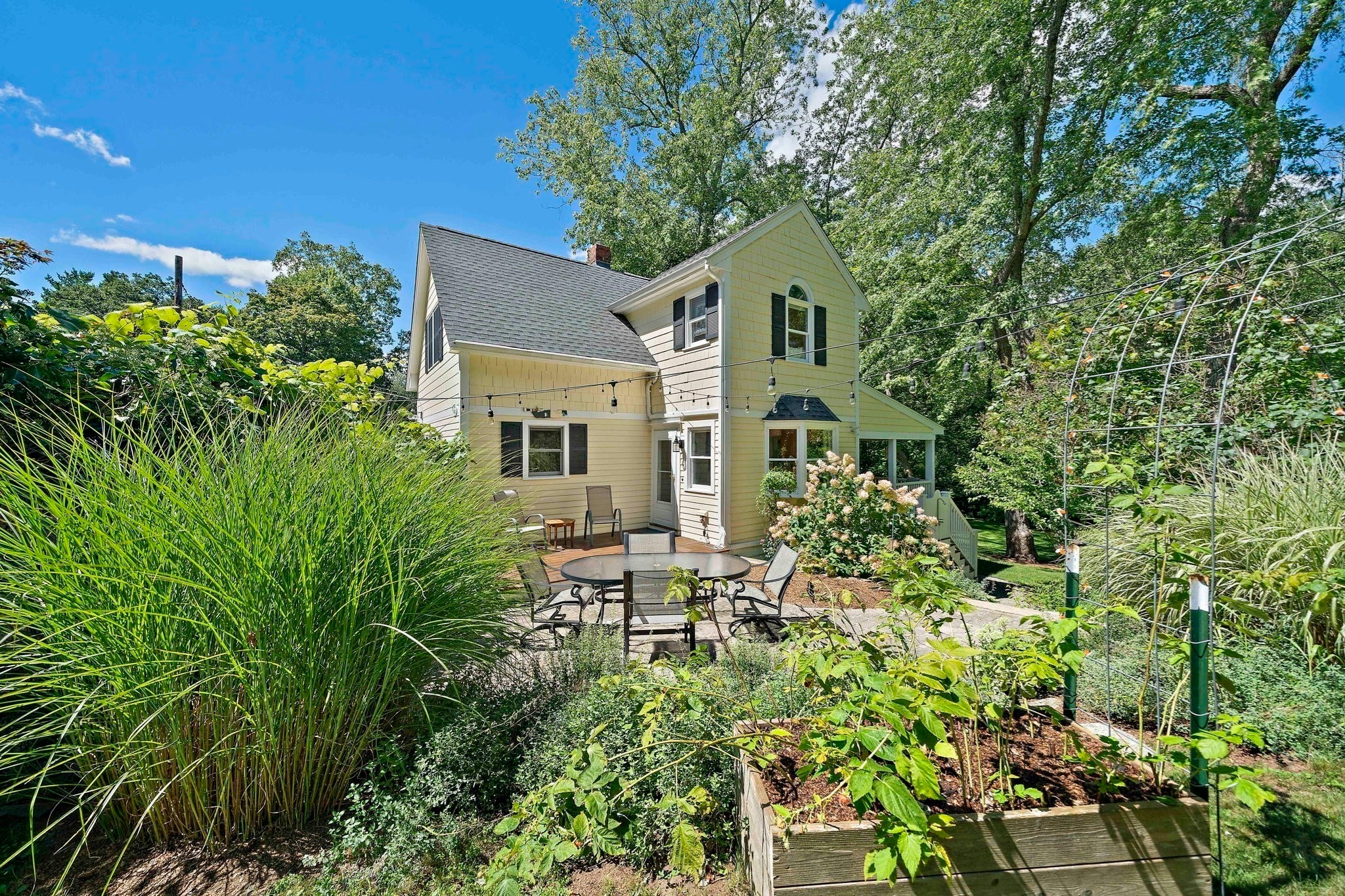 16 Oakland Ave, Hanover, MA Photo #2