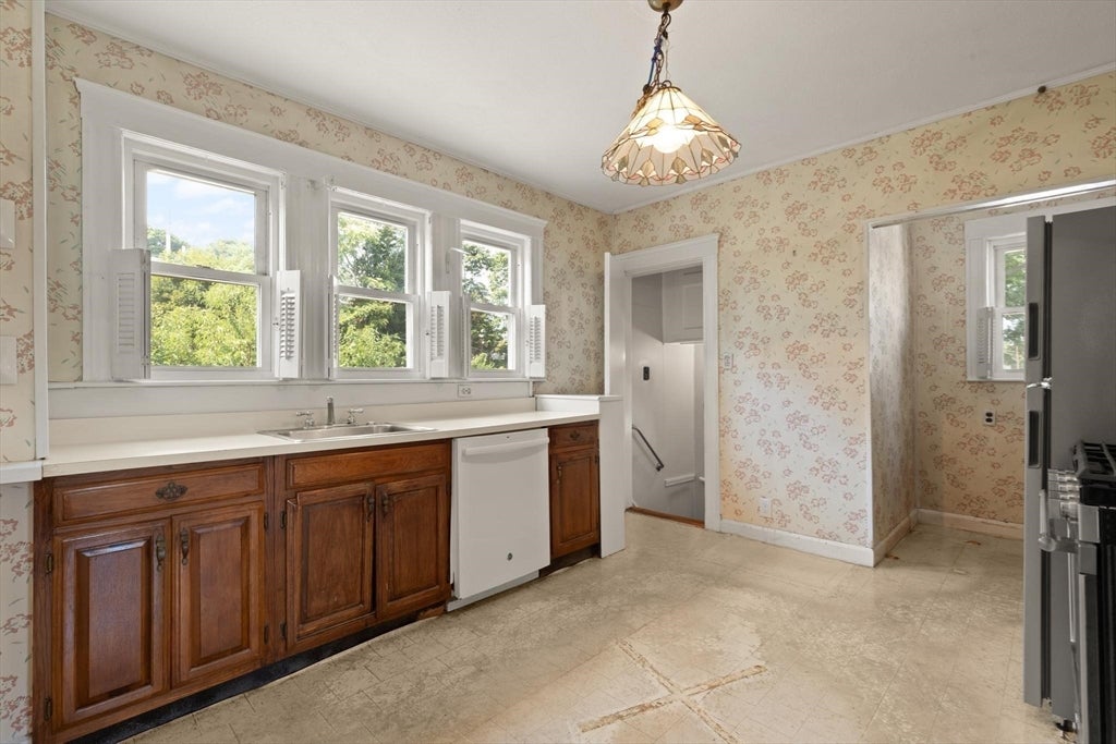 135 Brookings St, Medford, MA, 135 Brookings St, Medford, MA Photo #9