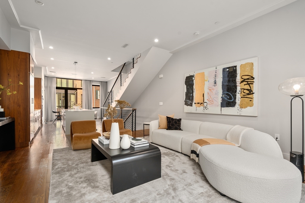 11 Edgerly Pl