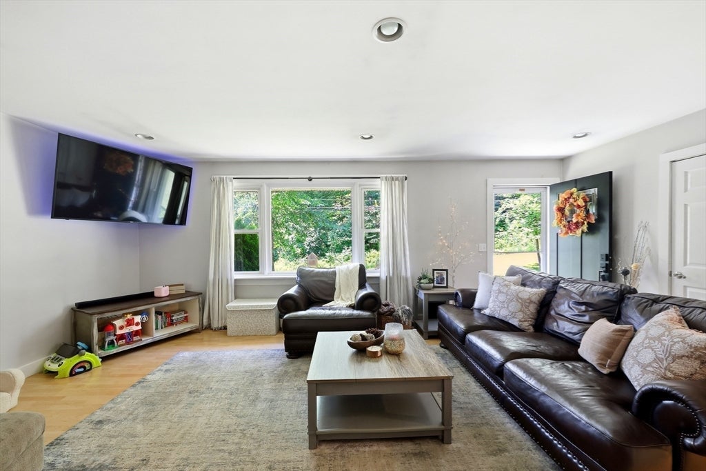 21 Goss Hill Rd, Huntington, MA Photo #12