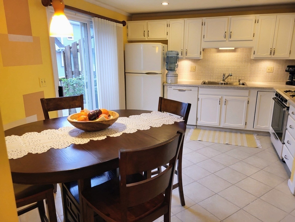 16 Pinecrest Village 16