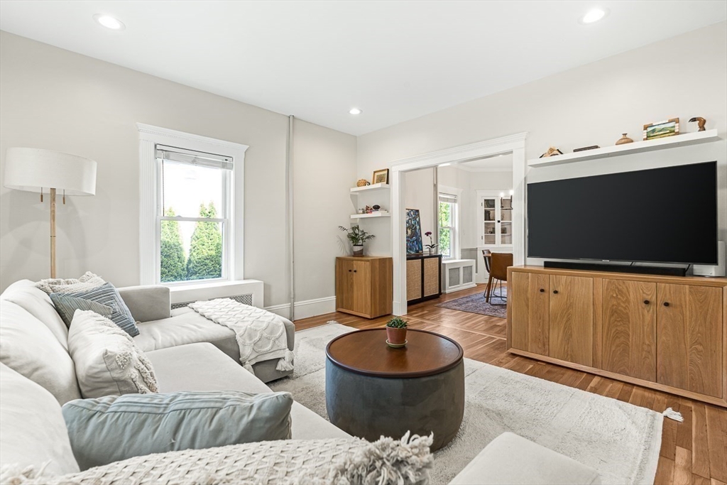 18 Brookside Avenue