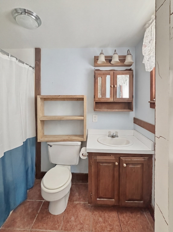 808 Grove St, Manchester, NH Photo #6