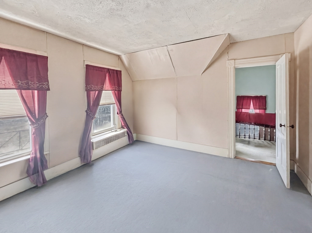 808 Grove St, Manchester, NH Photo #9